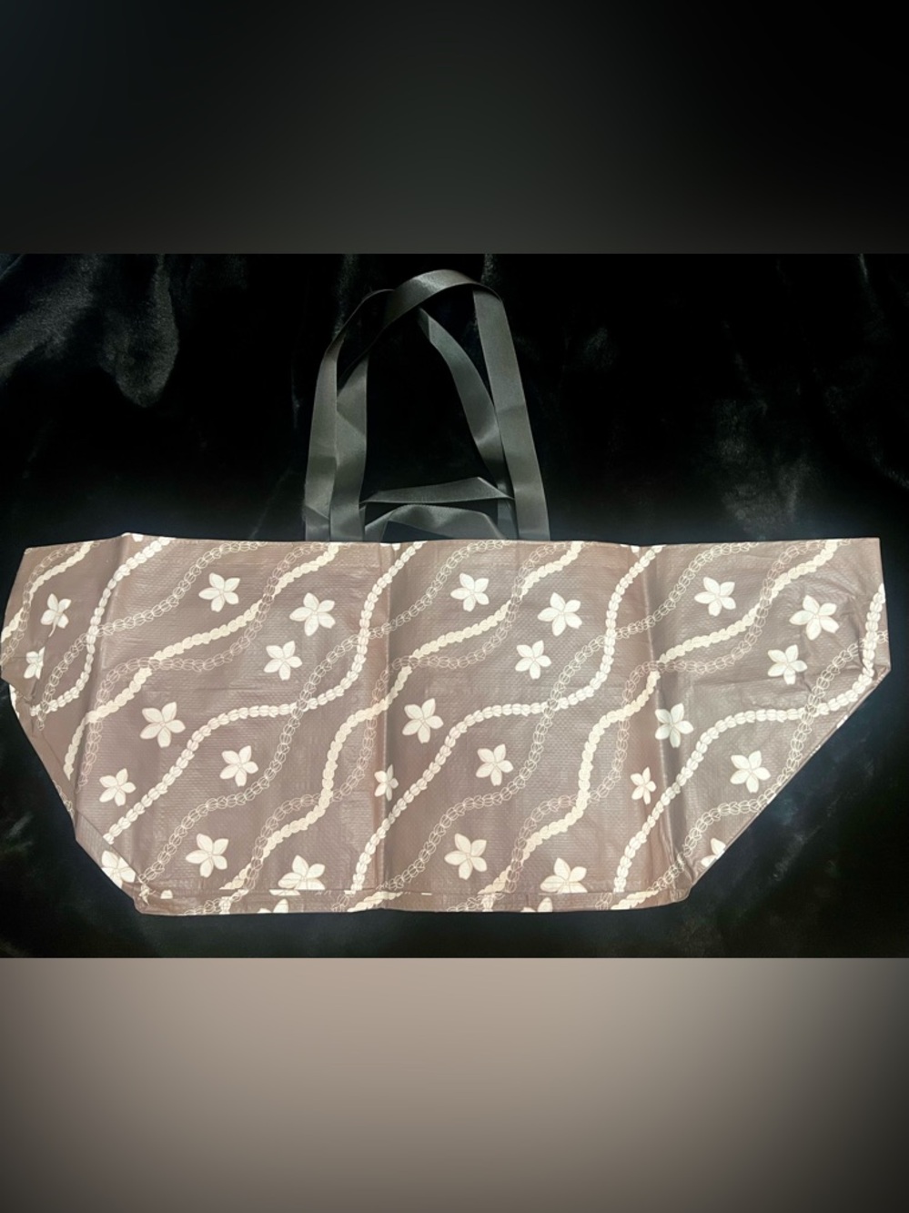 LARGE PIKAKE CRINKLE BAG, BNWOT